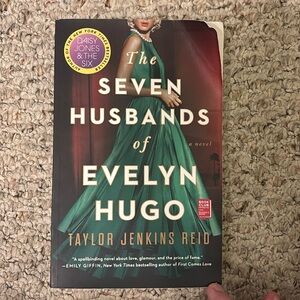 Seven Husbands Of Evelyn Hugo